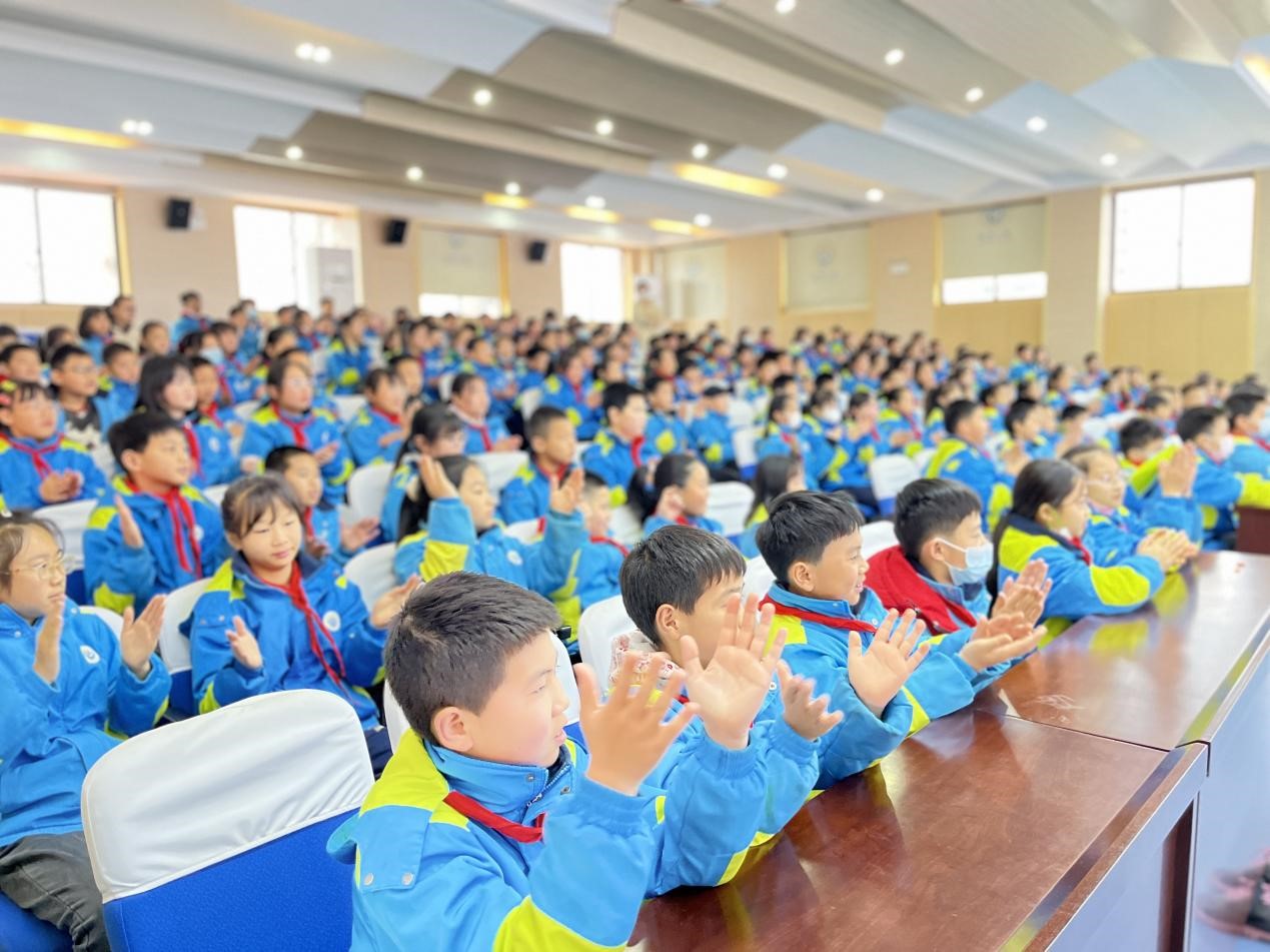 Xe bus khoa học phổ biến đến Tiểu học Kim Viên